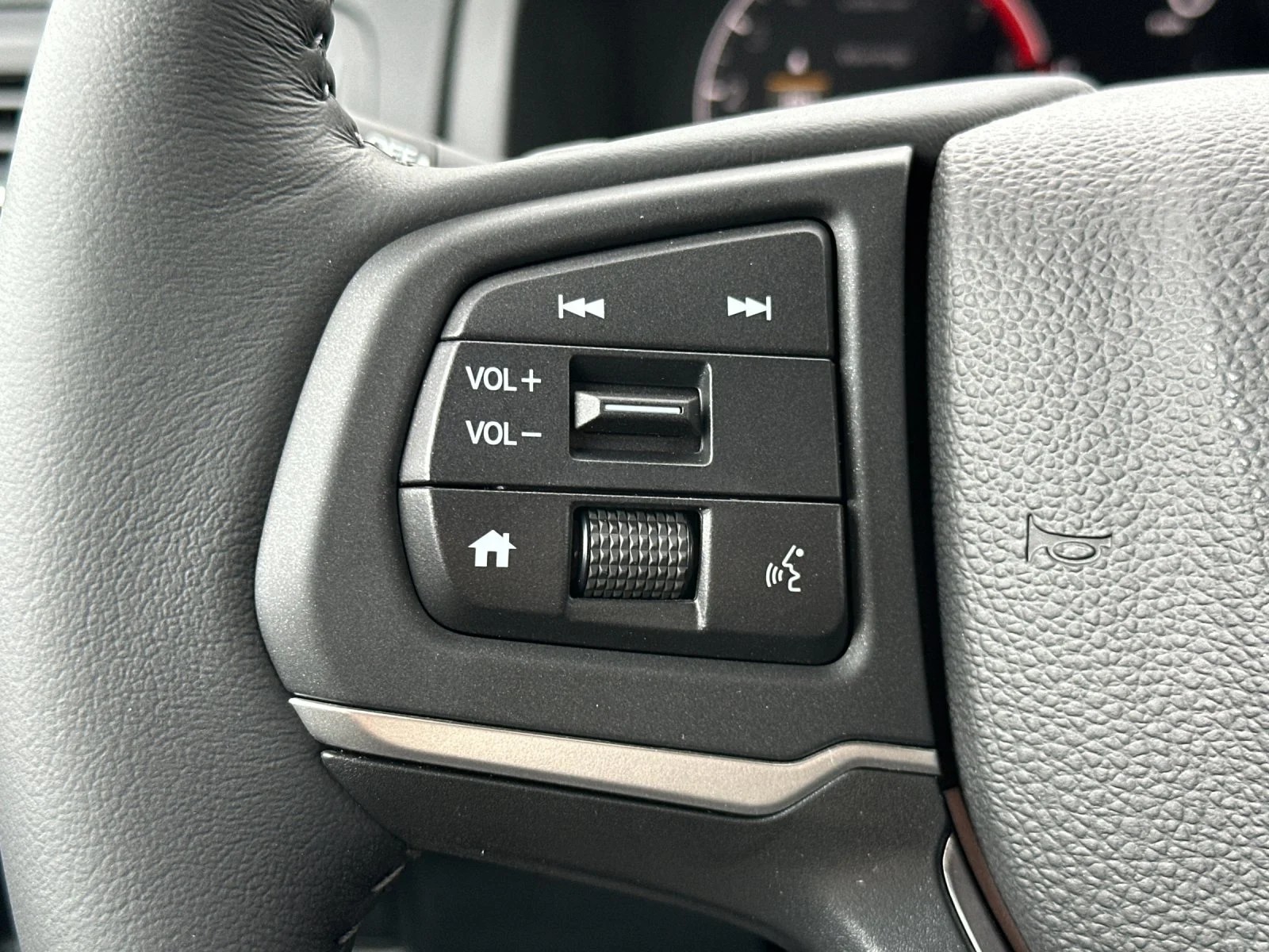 New 2026 Platinum White Pearl Honda RTL image 25