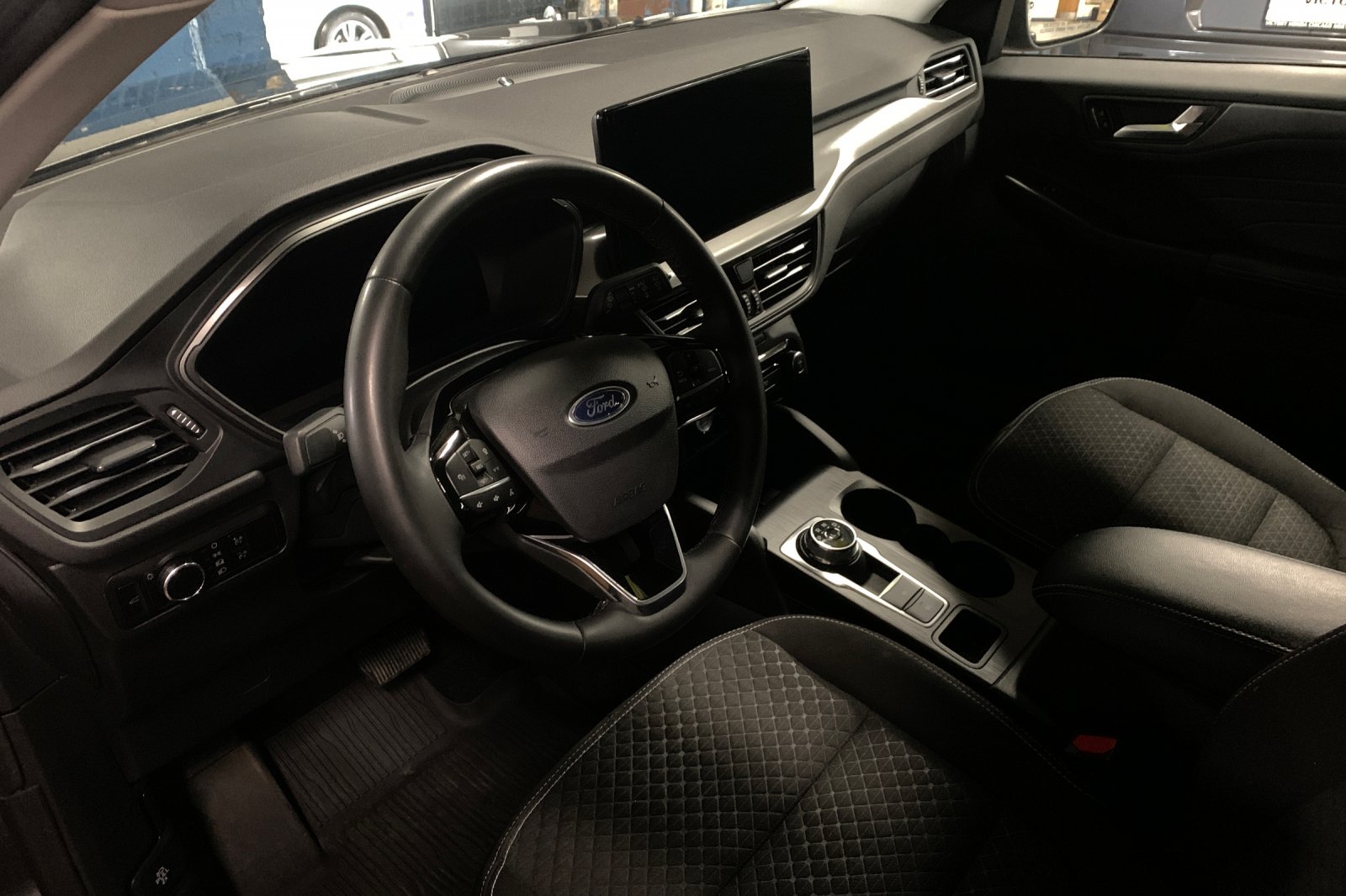 Used 2023 Black Ford Active image 10