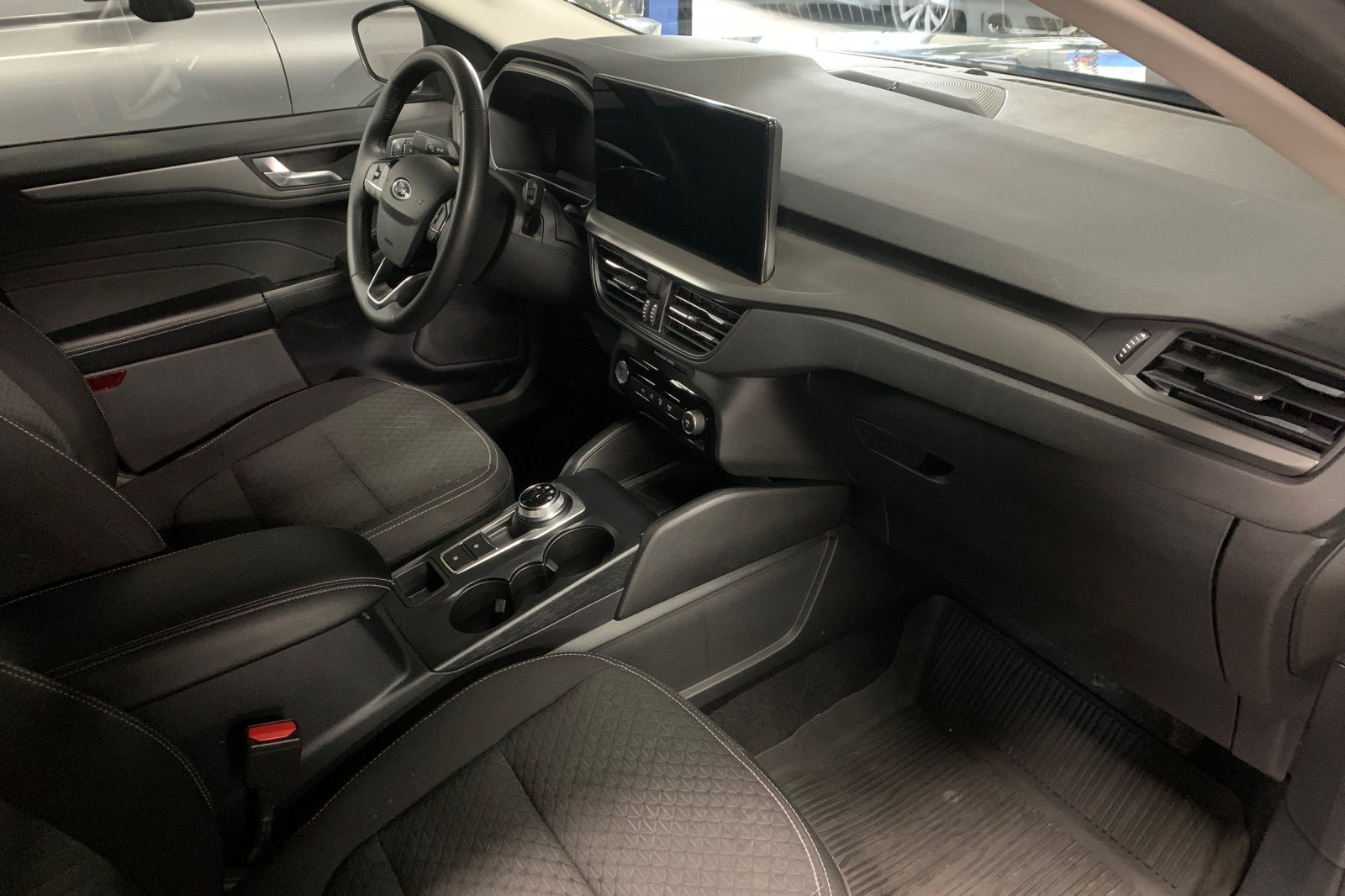 Used 2023 Black Ford Active image 18