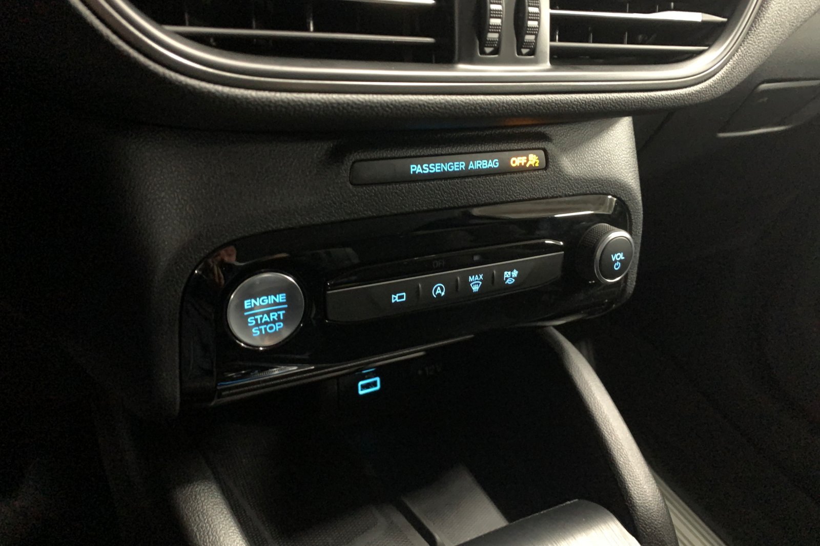 Used 2023 Black Ford Active image 24