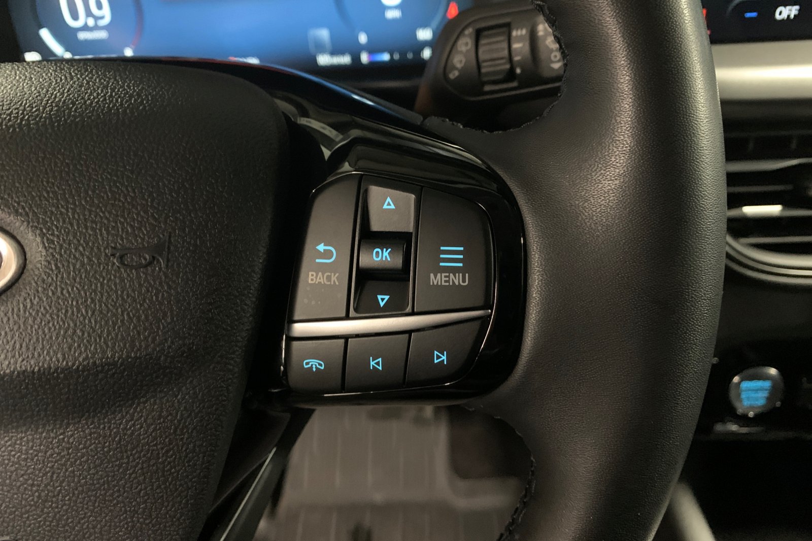 Used 2023 Black Ford Active image 29
