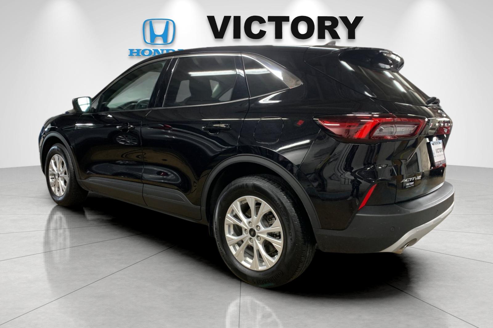 Used 2023 Black Ford Active image 4