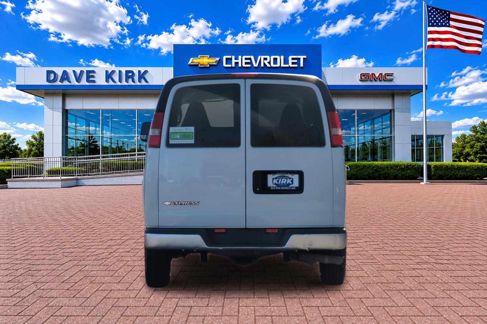 Used 2017 White Chevrolet LT image 4