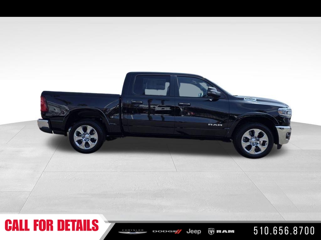 New 2025 Diamond Black Crystal Pearlcoat RAM Big Horn/Lone Star image 4