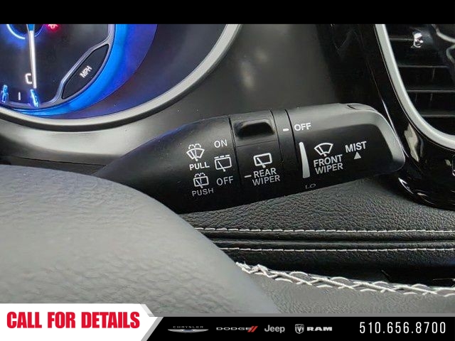 New 2025 Bright White Clear-Coat Exterior Paint Chrysler Select image 34