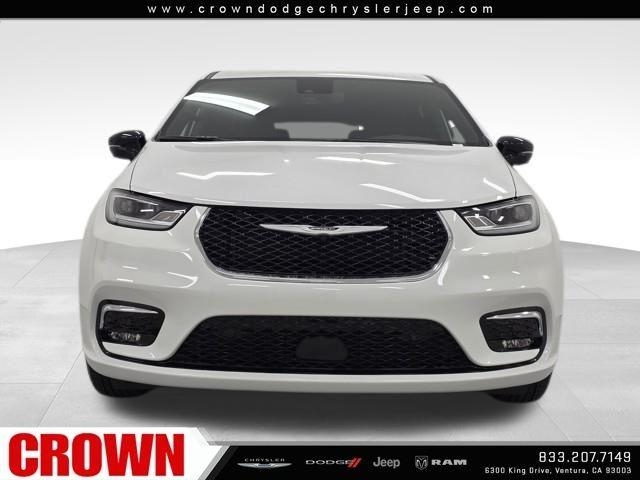 New 2025 Bright White Clear-Coat Exterior Paint Chrysler Select image 41