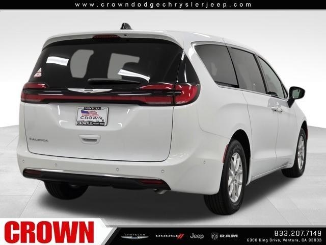 New 2025 Bright White Clear-Coat Exterior Paint Chrysler Select image 44
