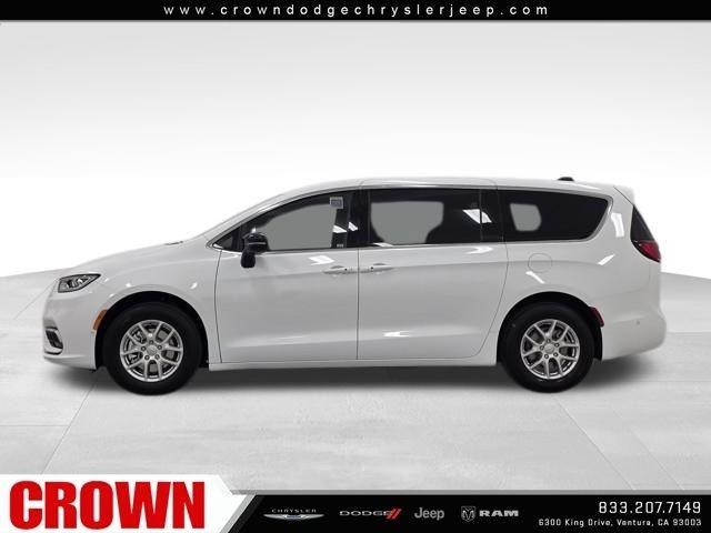New 2025 Bright White Clear-Coat Exterior Paint Chrysler Select image 47