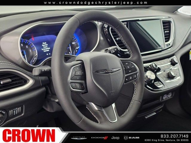 New 2025 Bright White Clear-Coat Exterior Paint Chrysler Select image 68