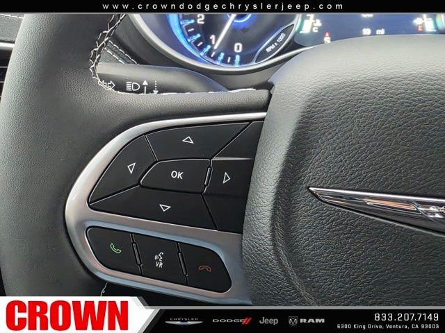 New 2025 Bright White Clear-Coat Exterior Paint Chrysler Select image 76