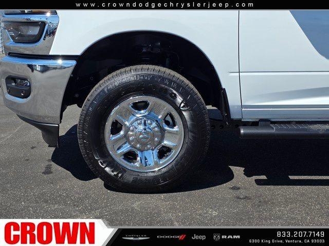 New 2026 Bright White Clear-Coat Exterior Paint RAM Tradesman image 42