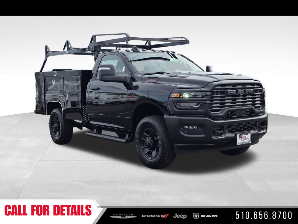 New 2026 Diamond Black Crystal Pearl-Coat Exterior Paint RAM Tradesman image 3