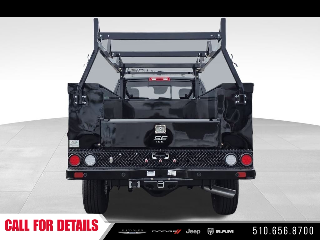 New 2026 Diamond Black Crystal Pearl-Coat Exterior Paint RAM Tradesman image 6
