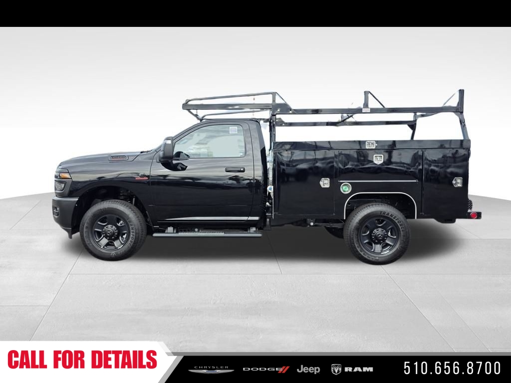 New 2026 Diamond Black Crystal Pearl-Coat Exterior Paint RAM Tradesman image 8
