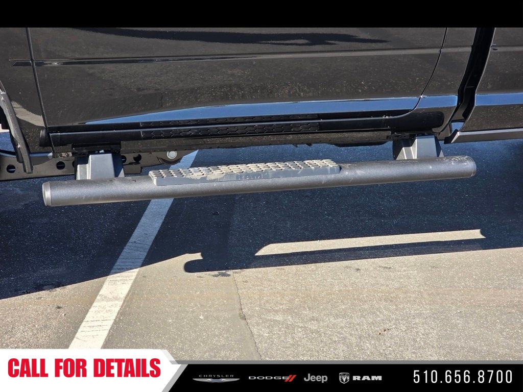 New 2026 Diamond Black Crystal Pearl-Coat Exterior Paint RAM Tradesman image 10