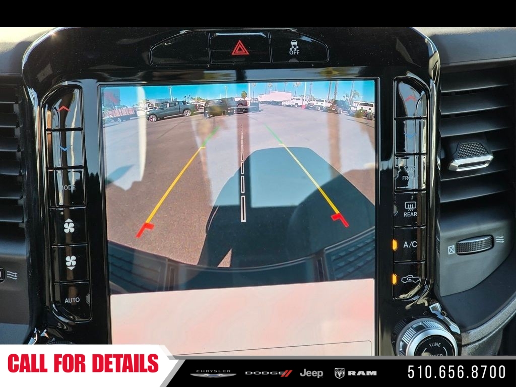 New 2026 Diamond Black Crystal Pearl-Coat Exterior Paint RAM Tradesman image 18