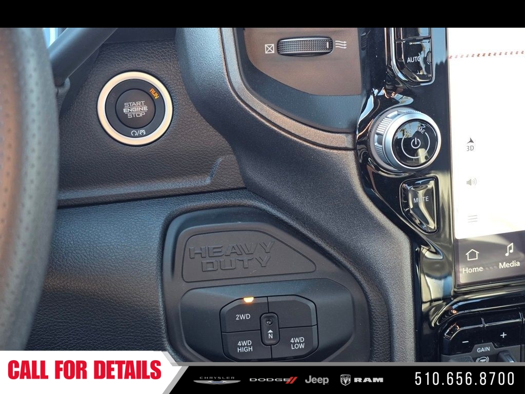 New 2026 Diamond Black Crystal Pearl-Coat Exterior Paint RAM Tradesman image 20
