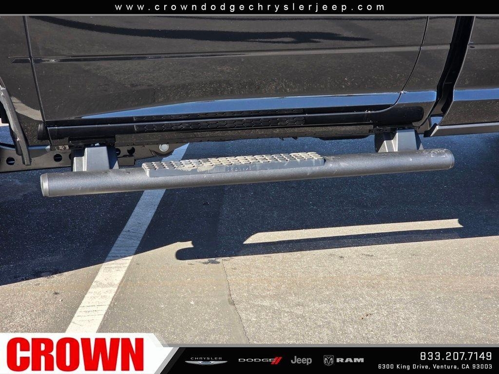 New 2026 Diamond Black Crystal Pearl-Coat Exterior Paint RAM Tradesman image 31