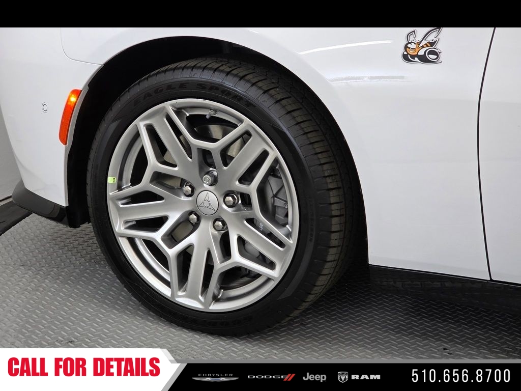New 2026 White Knuckle Exterior Paint Dodge R/T Scat Pack image 9
