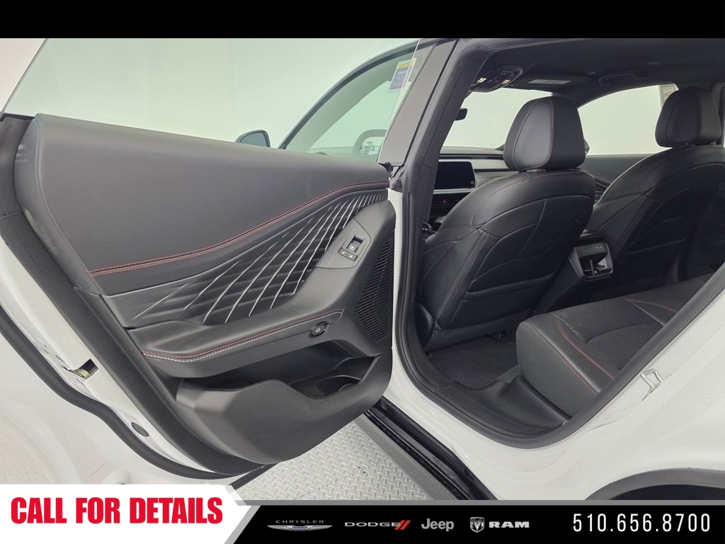 New 2026 White Knuckle Exterior Paint Dodge R/T Scat Pack image 15
