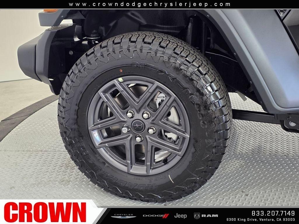 New 2025 Black Clear-Coat Exterior Paint Jeep Sport S image 32