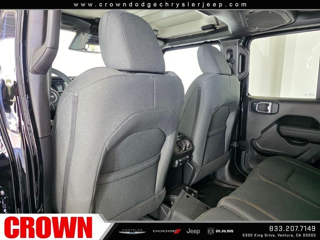 New 2025 Black Clear-Coat Exterior Paint Jeep Sport S image 36