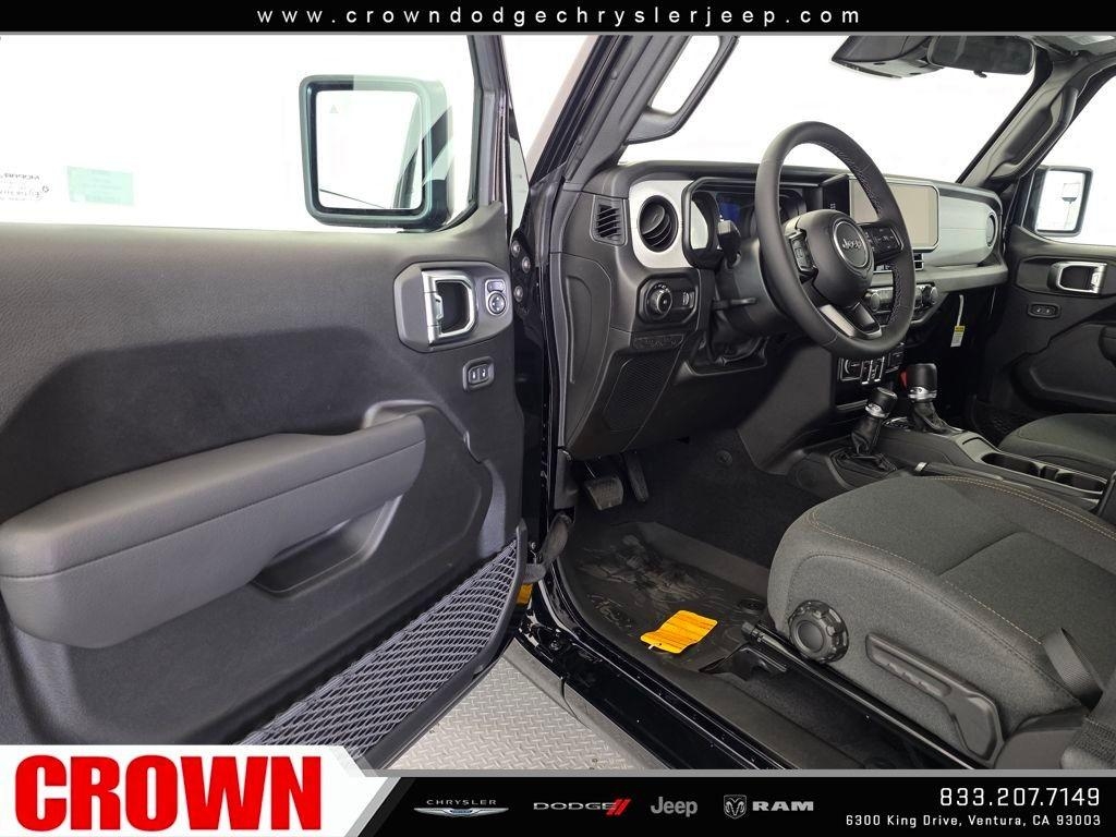 New 2025 Black Clear-Coat Exterior Paint Jeep Sport S image 39