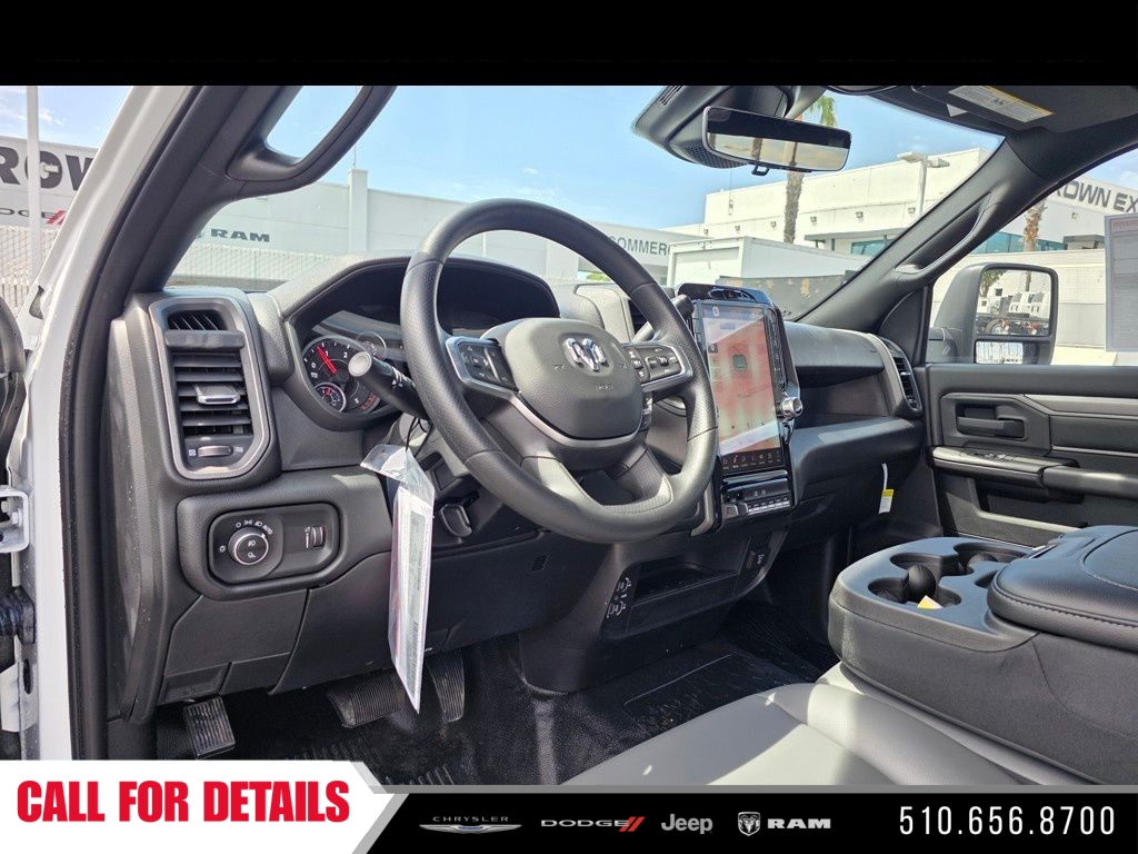 New 2026 Bright White Clearcoat RAM Tradesman image 13