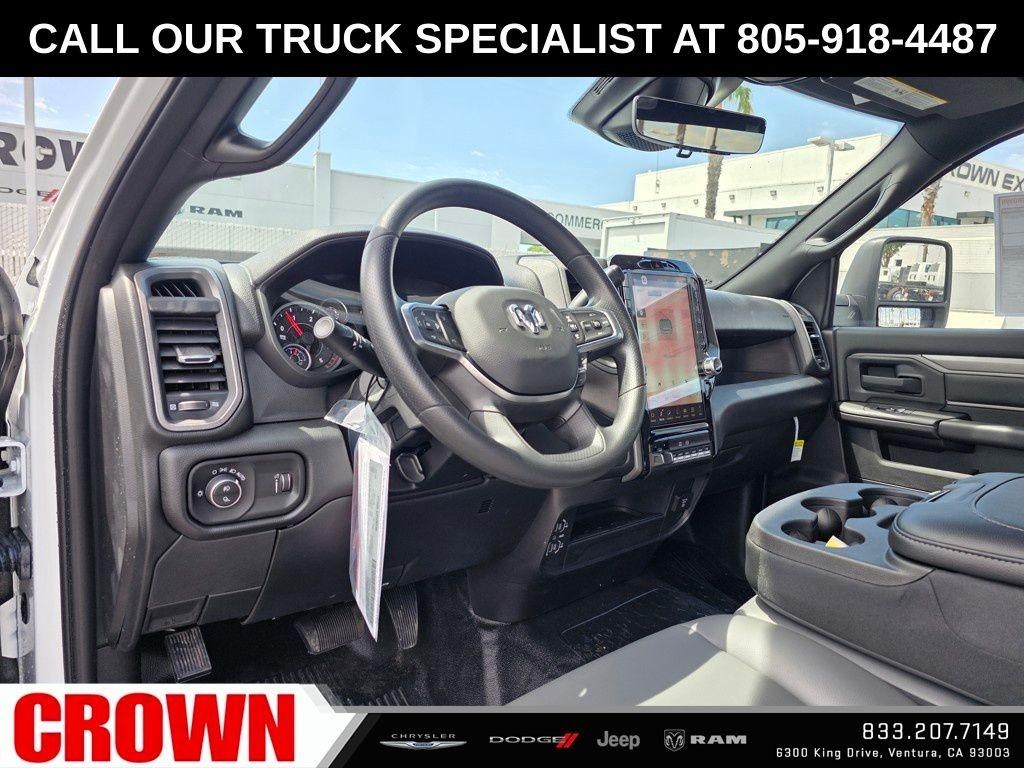 New 2026 Bright White Clearcoat RAM Tradesman image 27