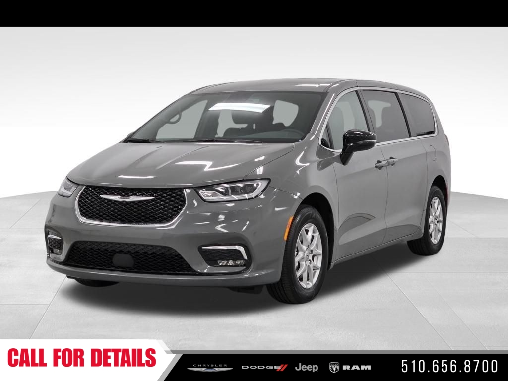 New 2025 Ceramic Gray Clear-Coat Exterior Paint Chrysler Select image 3