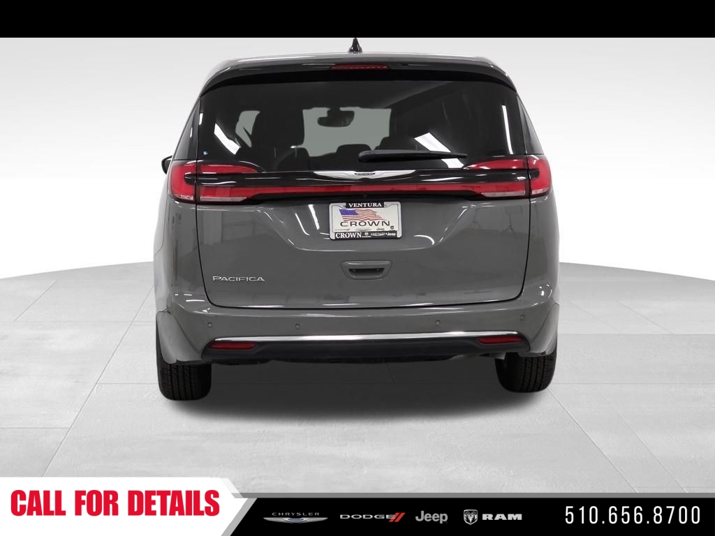 New 2025 Ceramic Gray Clear-Coat Exterior Paint Chrysler Select image 6