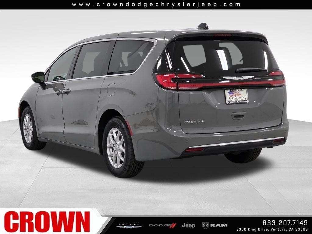 New 2025 Ceramic Gray Clear-Coat Exterior Paint Chrysler Select image 38