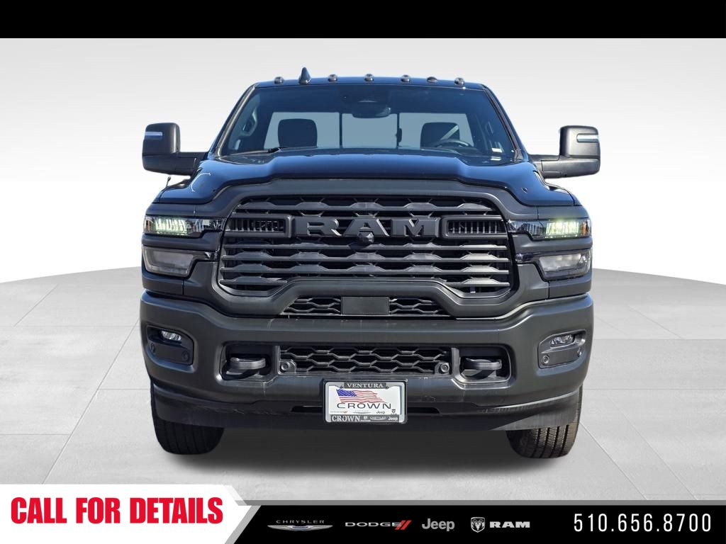 New 2026 Diamond Black Crystal Pearl-Coat Exterior Paint RAM Tradesman image 2