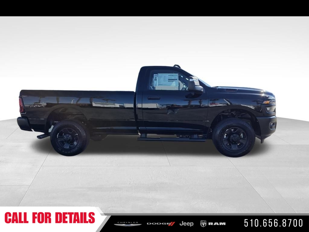 New 2026 Diamond Black Crystal Pearl-Coat Exterior Paint RAM Tradesman image 4