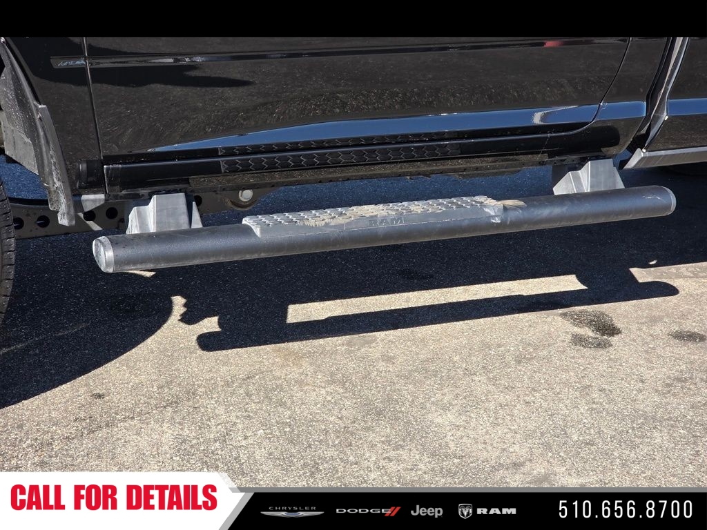 New 2026 Diamond Black Crystal Pearl-Coat Exterior Paint RAM Tradesman image 10