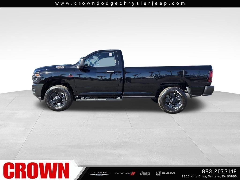 New 2026 Diamond Black Crystal Pearl-Coat Exterior Paint RAM Tradesman image 27