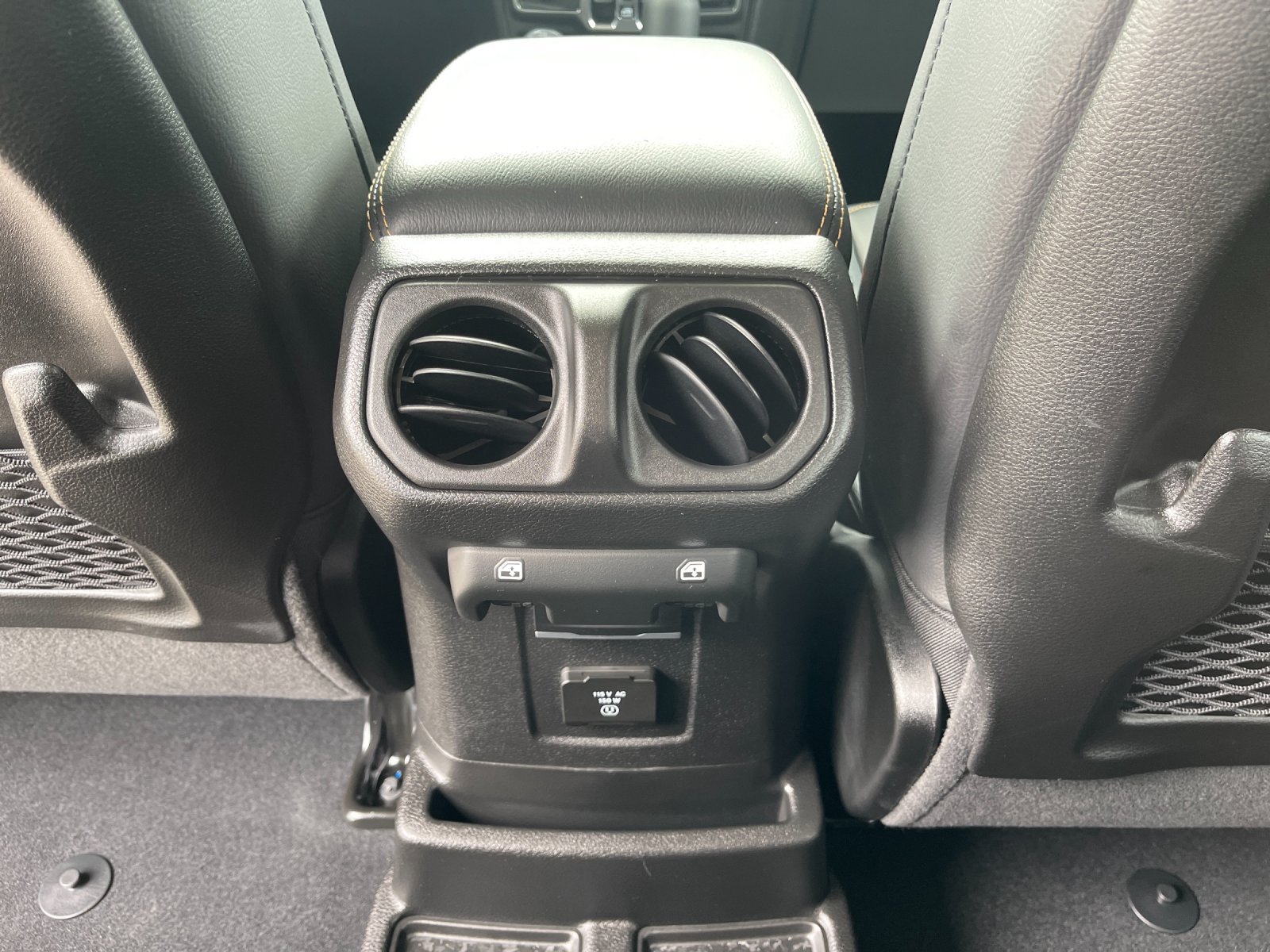 2026 Jeep Wrangler 4-Door Sahara - Photo 14