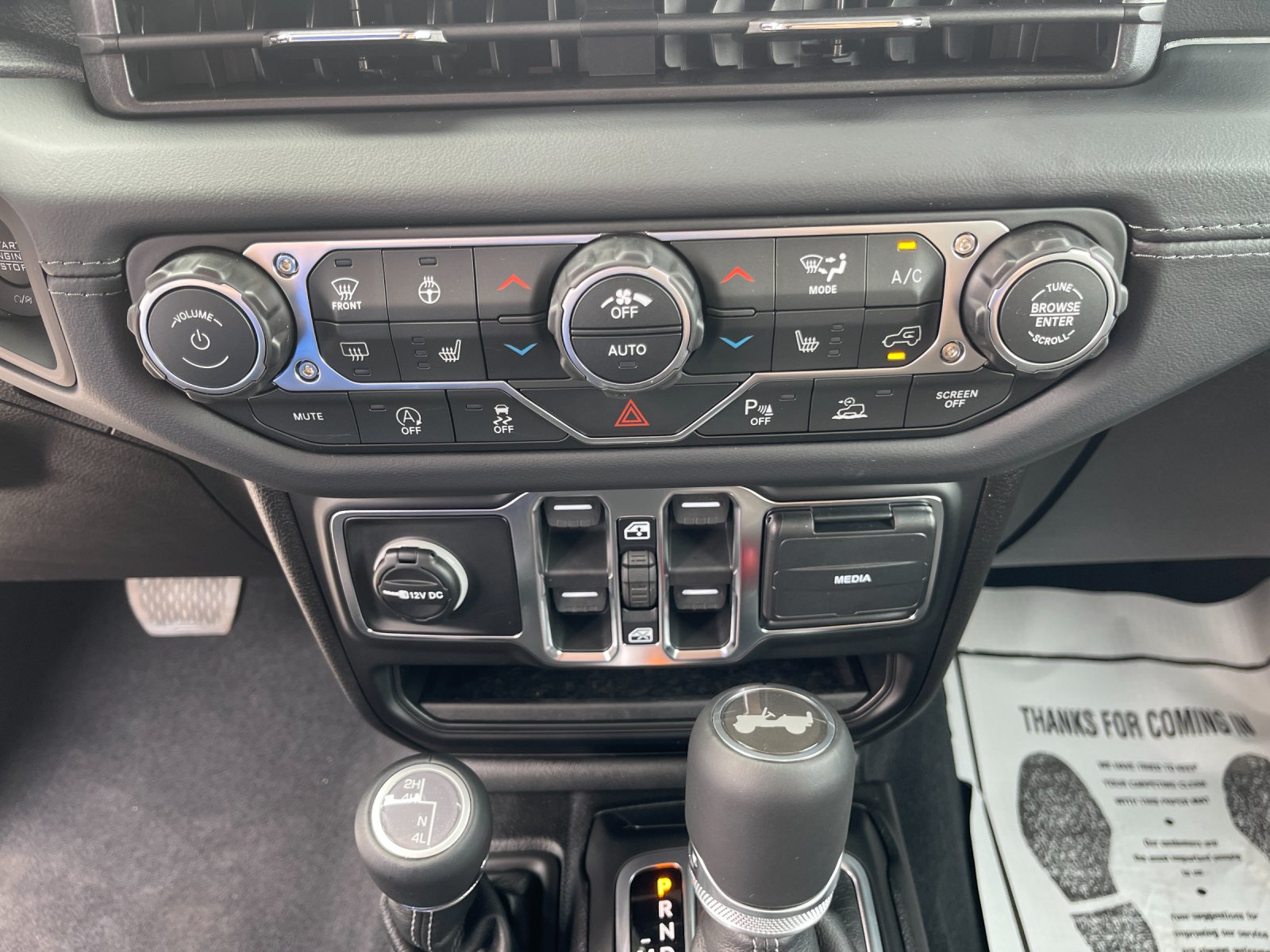 2026 Jeep Wrangler 4-Door Sahara - Photo 23