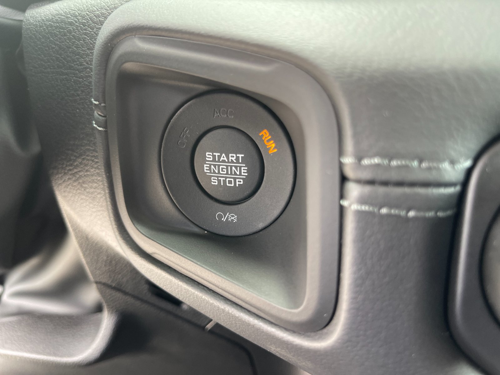 2026 Jeep Wrangler 4-Door Sahara - Photo 25