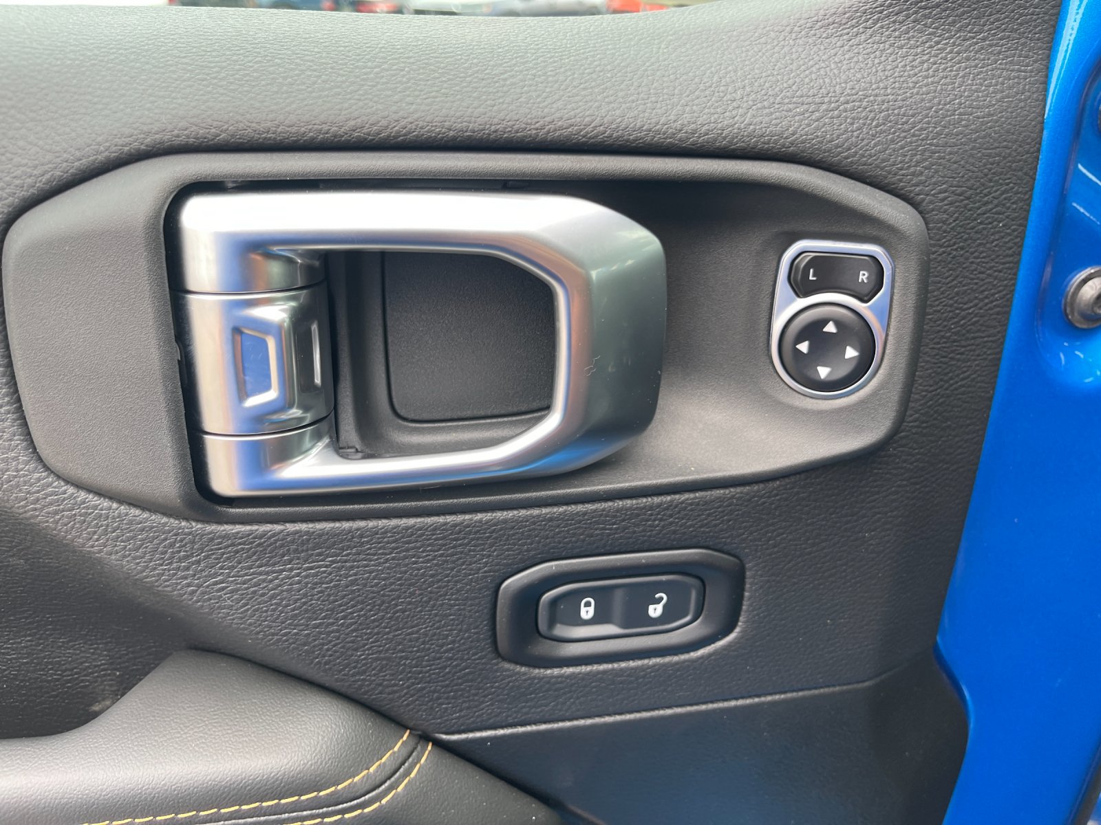 2026 Jeep Wrangler 4-Door Sahara - Photo 12