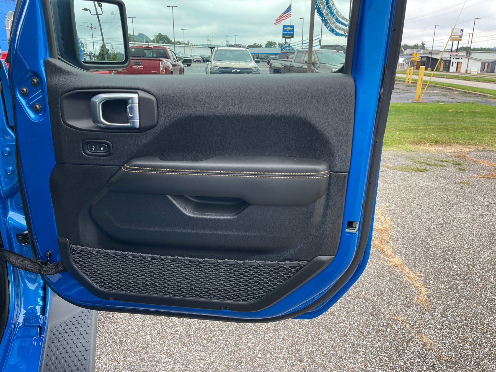 2026 Jeep Wrangler 4-Door Sahara - Photo 18