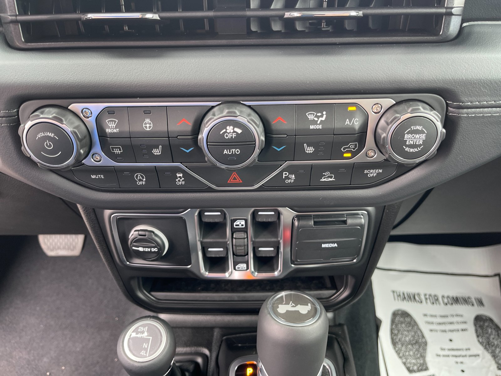 2026 Jeep Wrangler 4-Door Sahara - Photo 22