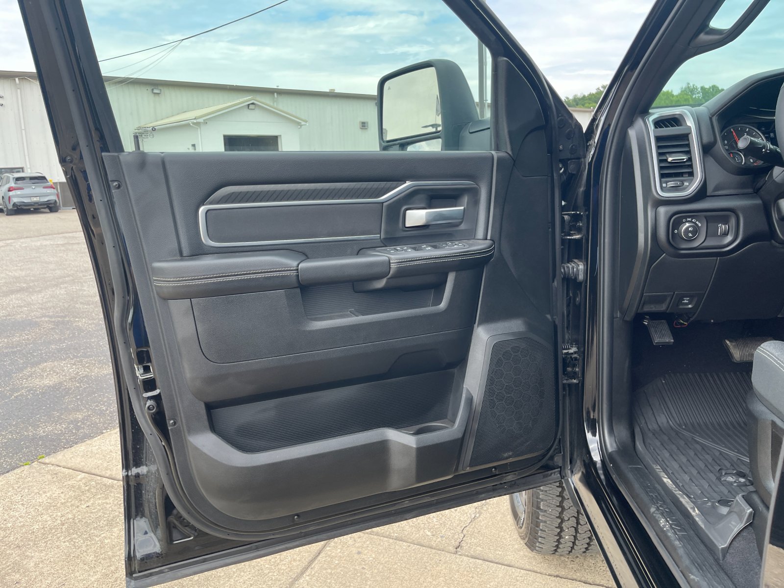 2026 RAM 2500 Big Horn - Photo 11