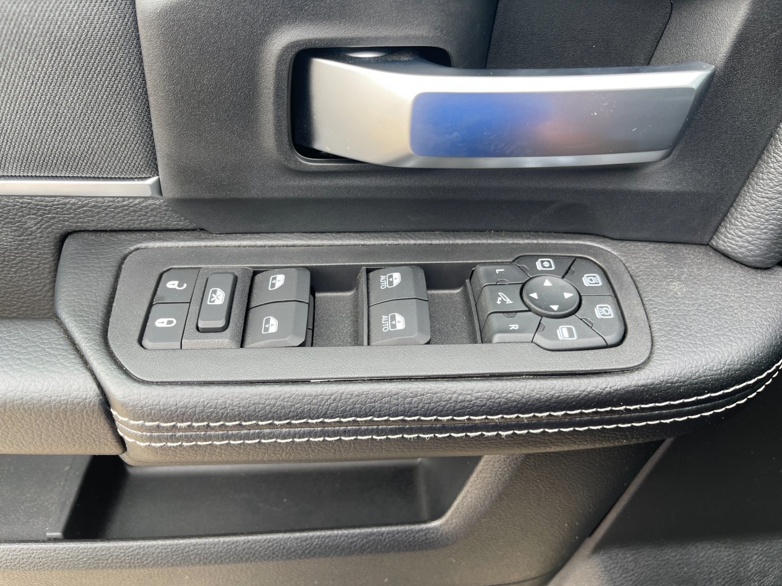 2026 RAM 2500 Big Horn - Photo 12