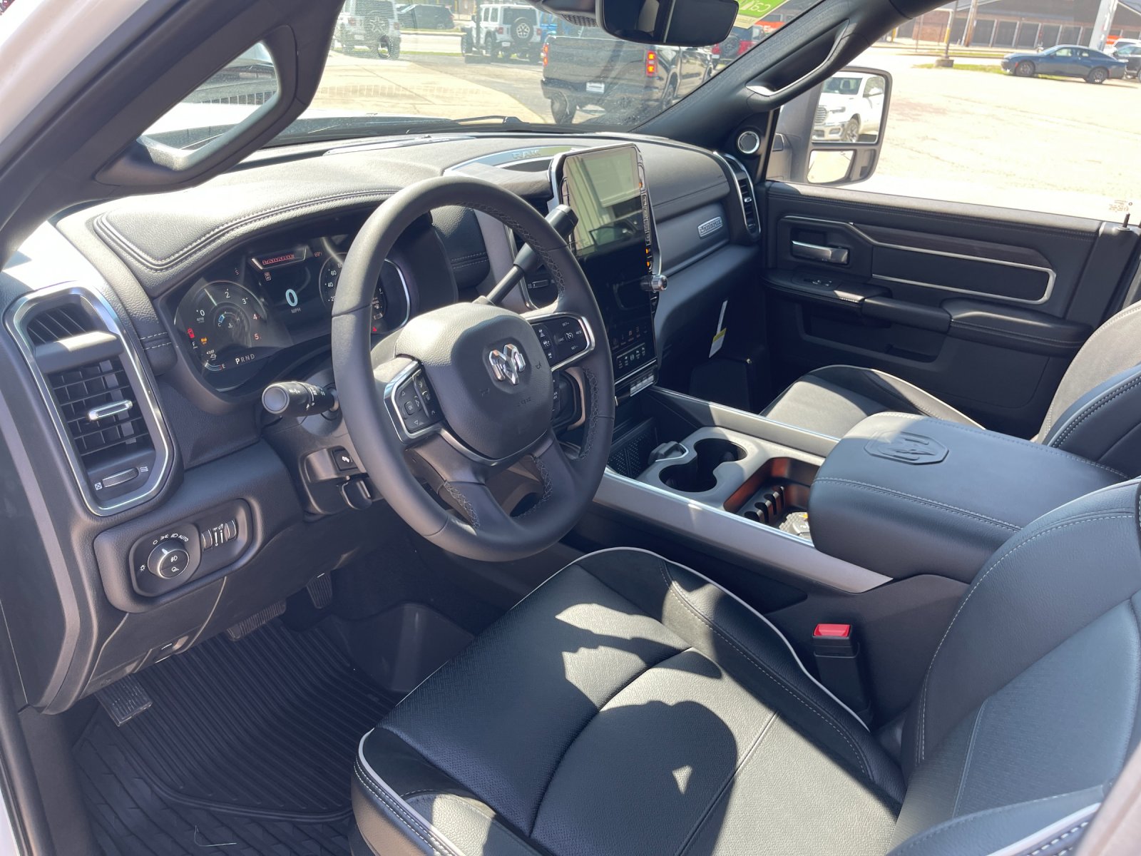 2026 RAM 3500 Laramie - Photo 10