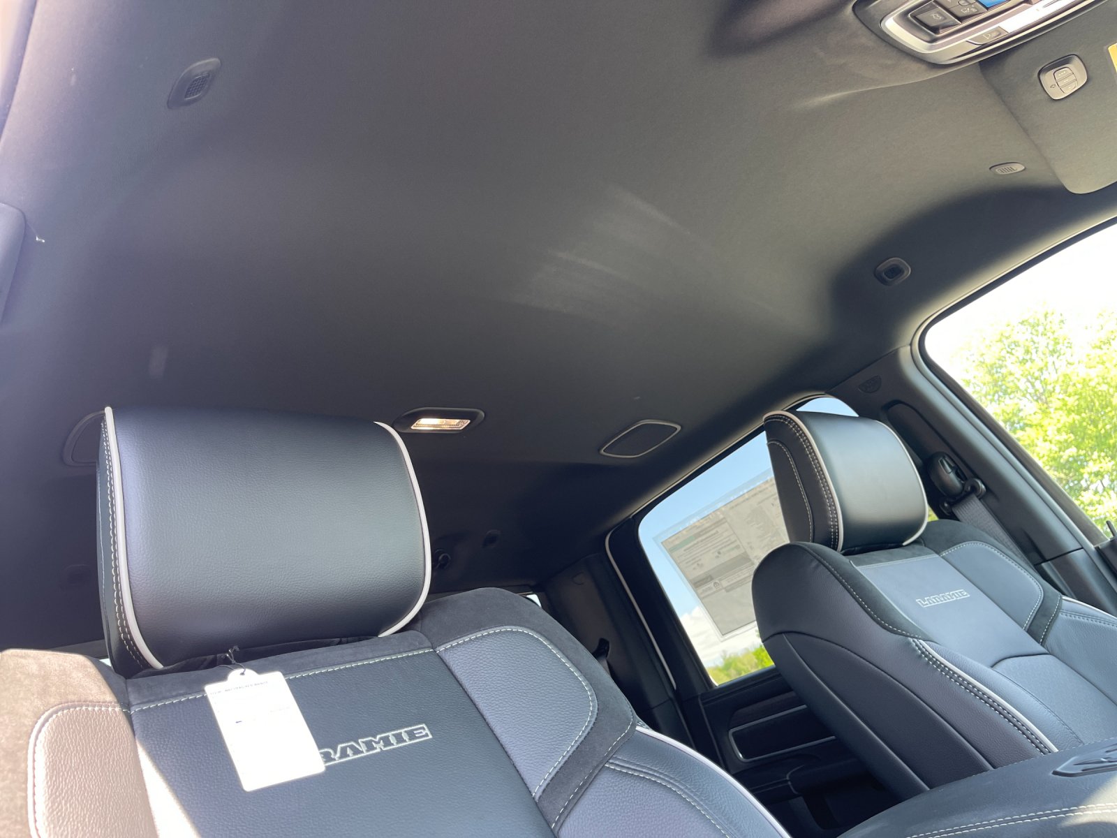 2026 RAM 3500 Laramie - Photo 17