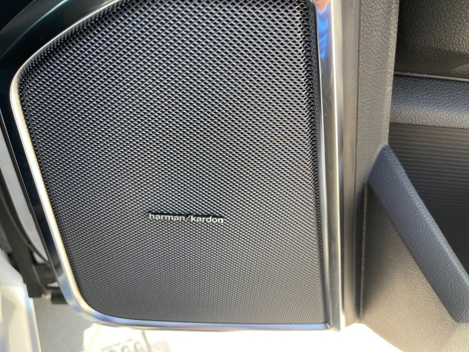 2026 RAM 3500 Laramie - Photo 19