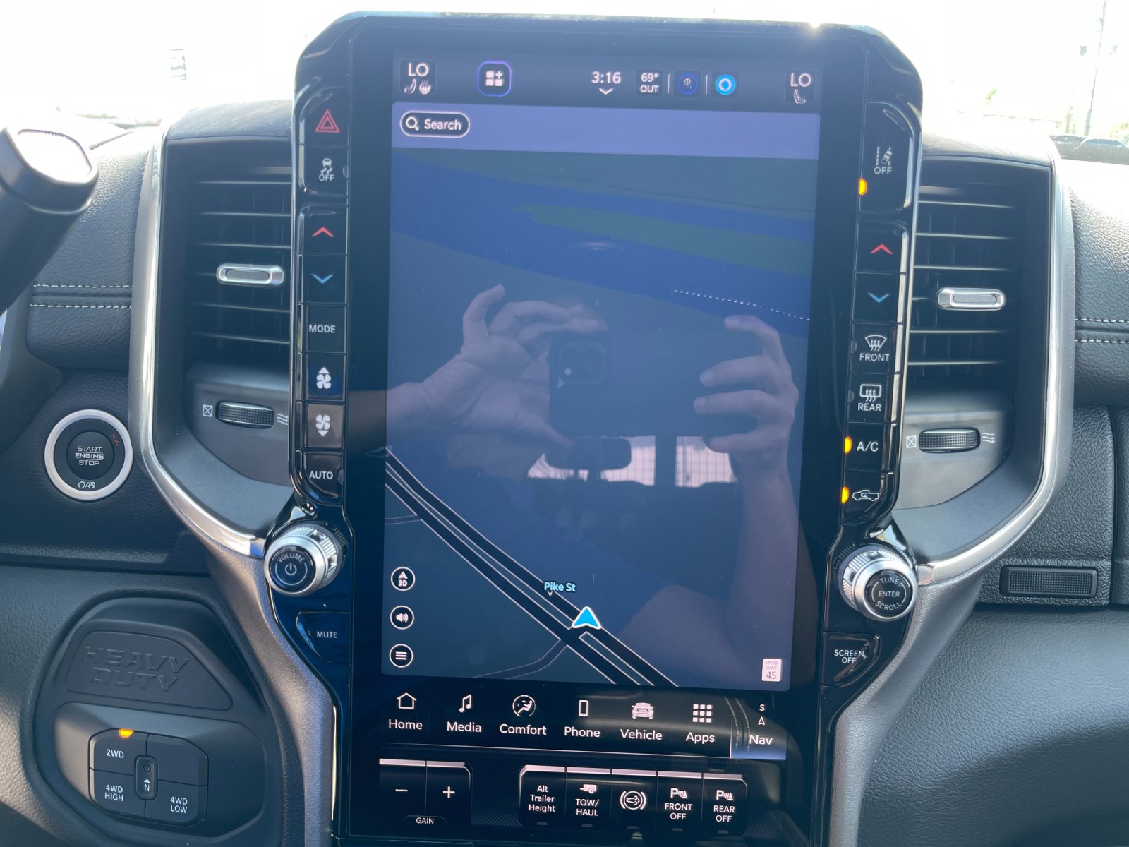 2026 RAM 3500 Laramie - Photo 21