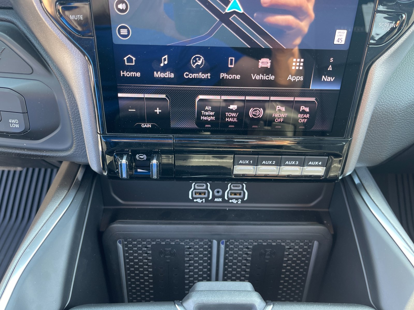 2026 RAM 3500 Laramie - Photo 23
