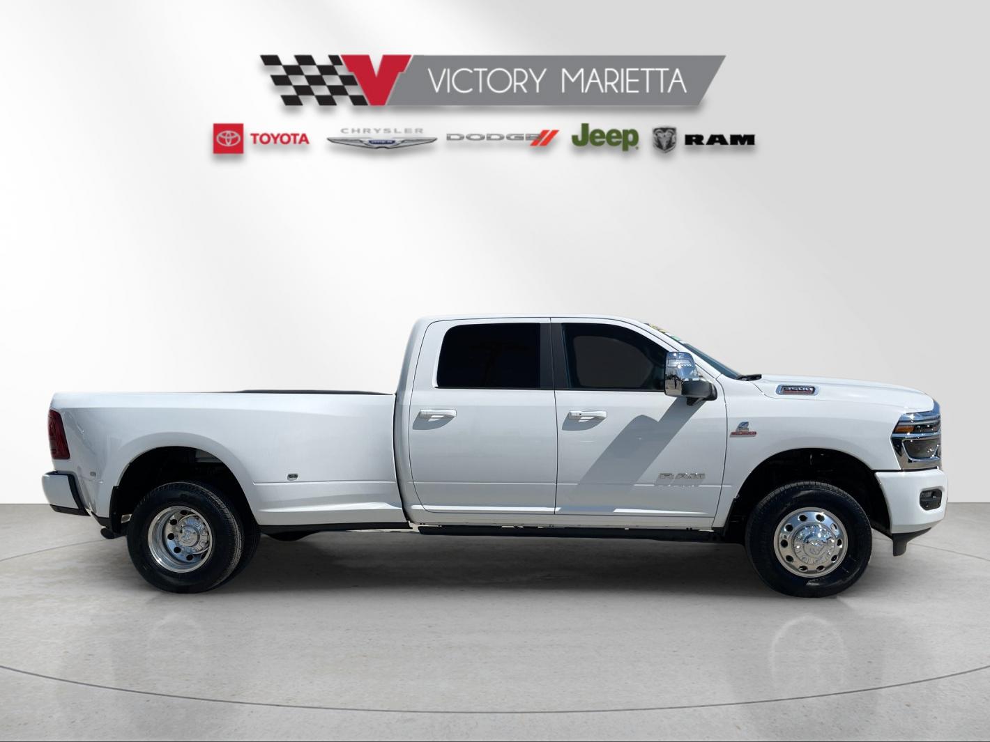 2026 RAM 3500 Laramie - Photo 6